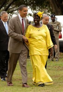 Nobel Laureate Professor Wangari Maathai with then U.S. senator Barack Obama in Nairobi, Kenya in 2006. / Credit:Frederick Onyango/creative commons